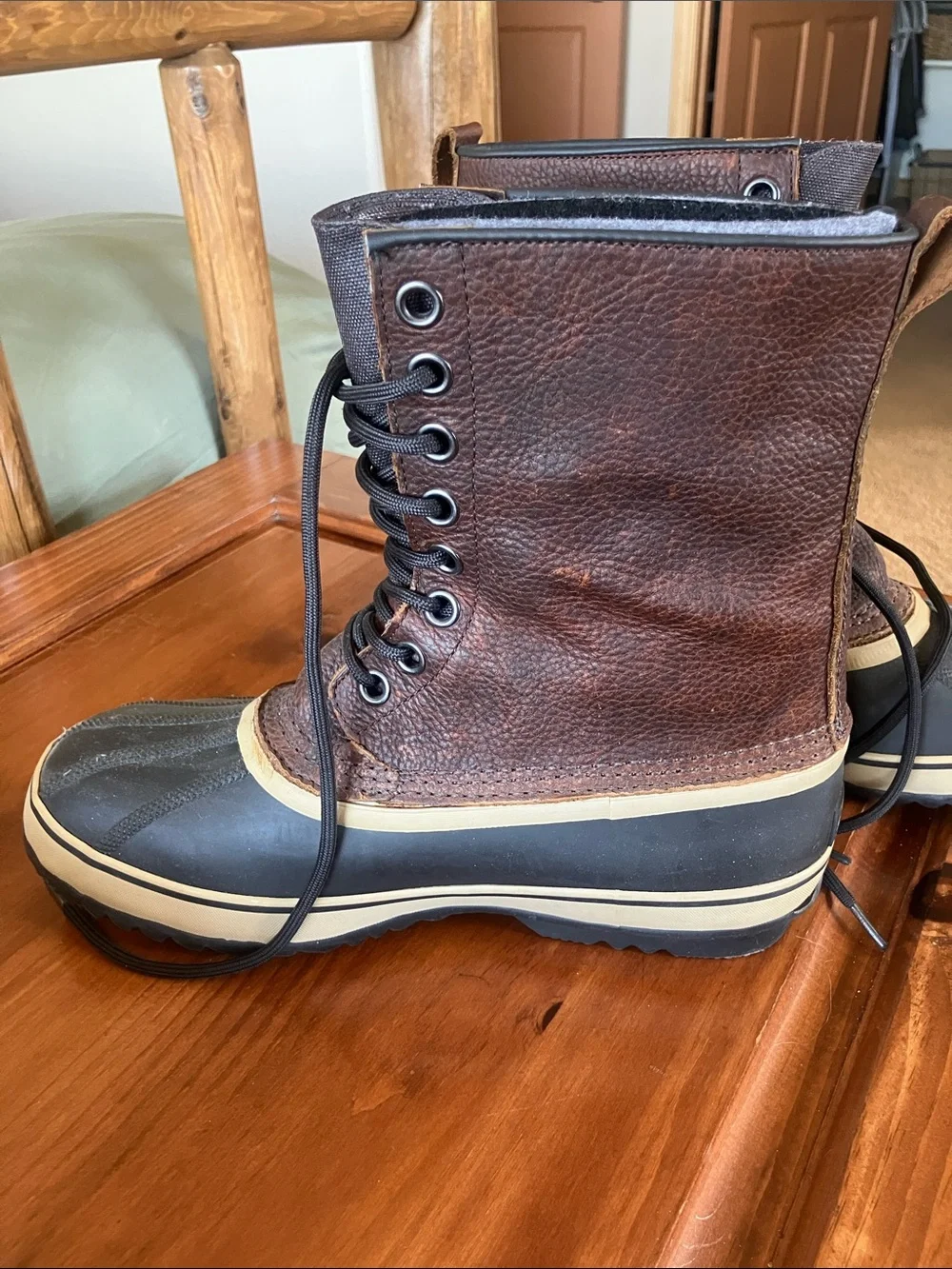 Sorel Brown and Black Lace-Up Waterproof Boots